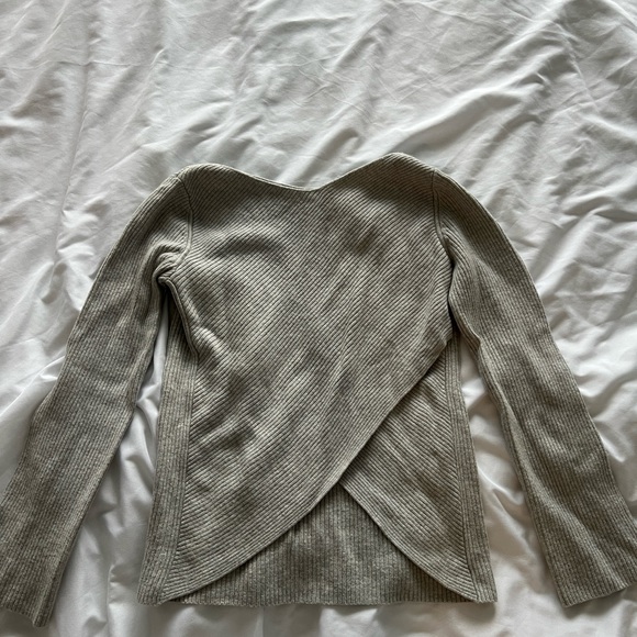 Babaton wool blend sweater in heather gray in size US XS - Picture 6 of 8